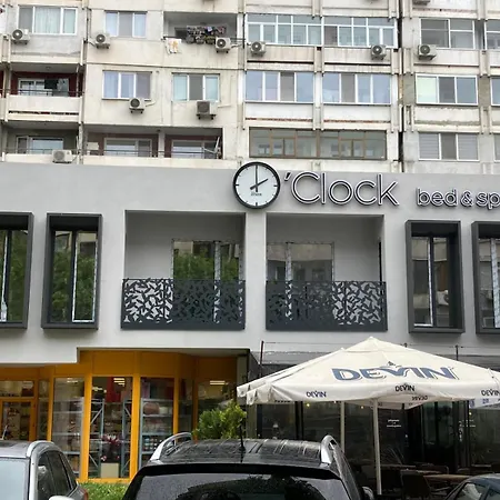 Хотел O'clock Bed &