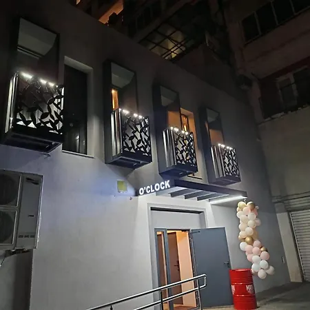 O'clock Bed & 3* Burgas City