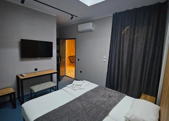 O'clock Bed & 3* Burgas City