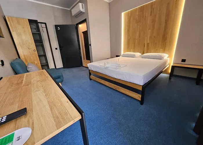 Hotel O'clock Bed & 3*