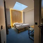Хотел O'clock Bed &