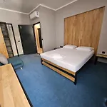 Хотел O'clock Bed &