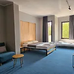 Хотел O'clock Bed & 3*