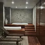 O'clock Bed & Хотел 3*
