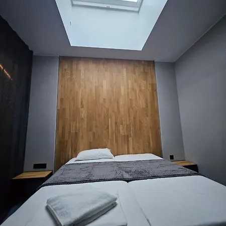 Szálloda O'clock Bed & Burgasz