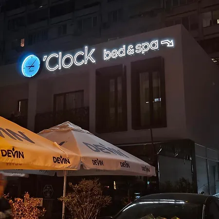 O'clock Bed & Self Check In 3*