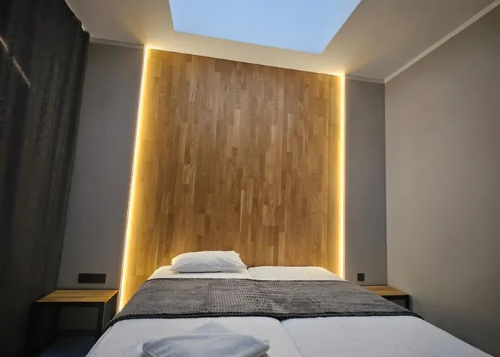 Otel O'clock Bed & 3*